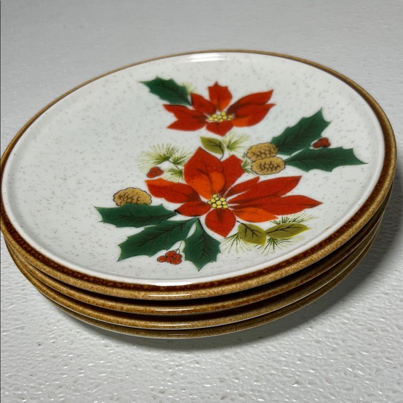 Vintage Mikasa Natural Beauty Happy Holidays Salad/Lunch Plate Set of 4